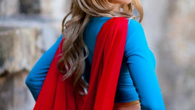 supergirl cosplay back shot face